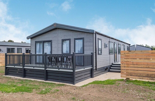 4 bedroom accommodation in Addlethorpe