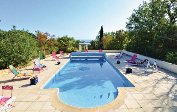 4 bedroom accommodation in Salazac