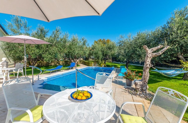 4 bedroom accommodation in Kastel Novi