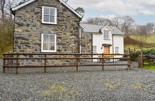 4 bedroom accommodation in Talsarnau