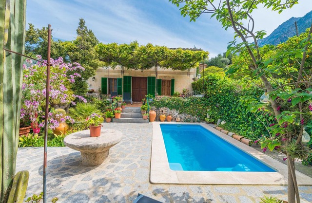 4 bedroom accommodation in Fornalutx