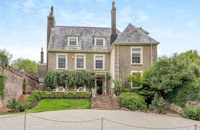 4 bedroom accommodation in Blagdon, near Paignton