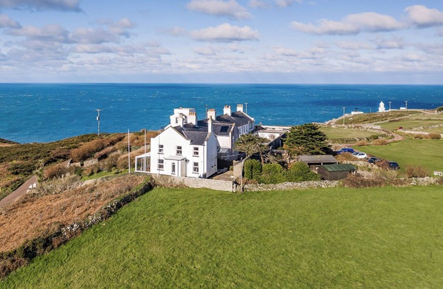 4 bedroom accommodation in Penzance
