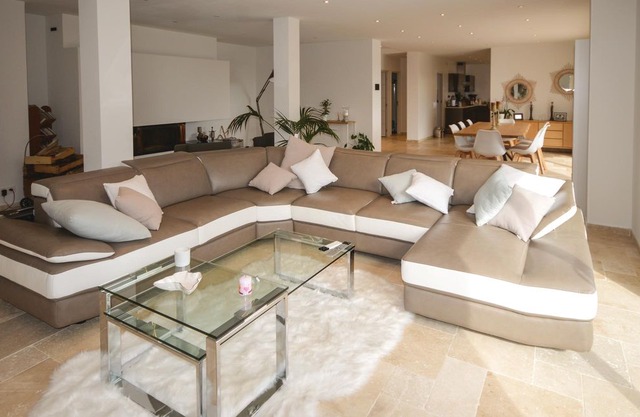 4 bedroom accommodation in Cabris