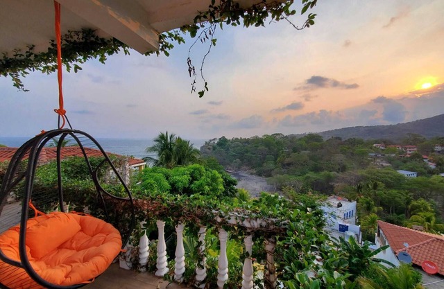 4-bedroom house by the beach with AC, WiFi.