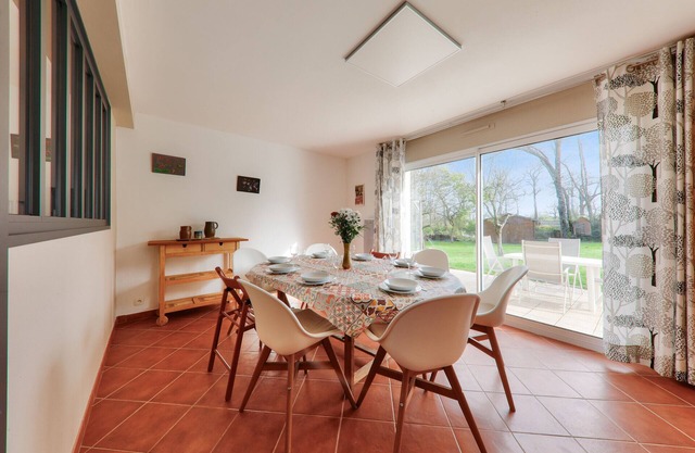 4 bedroom house with garden - Tour du Parc