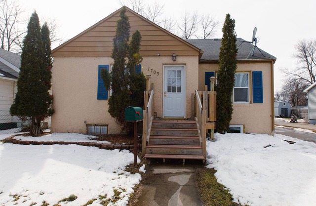 4 bedroom house with Man cave