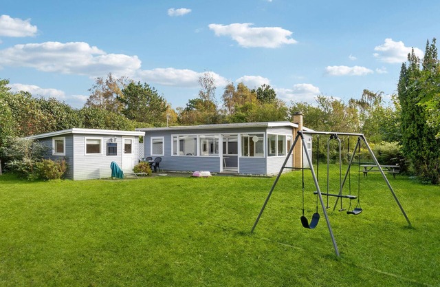 4 bedroom lovely home in Sjællands Odde