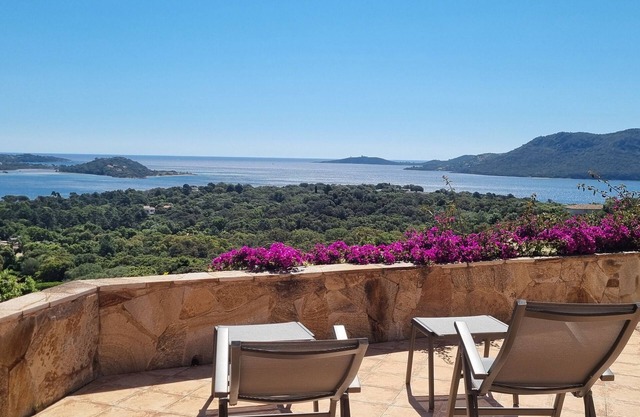 4-bedroom villa, pool, sea view from every room, close to beaches.