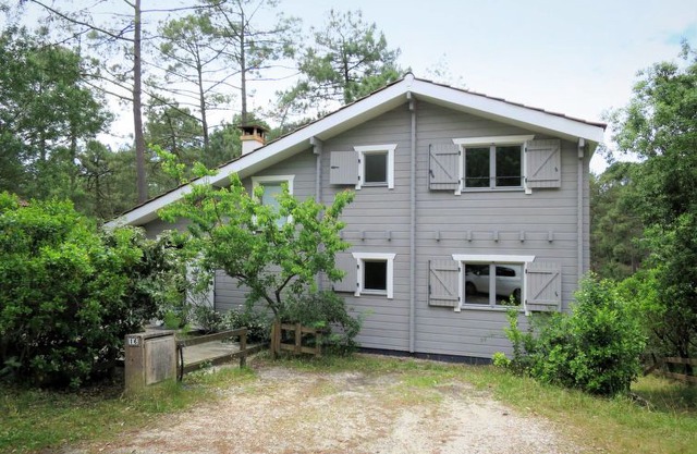 4 bedroom Villa, sleeps 8 in Maubuisson with WiFi