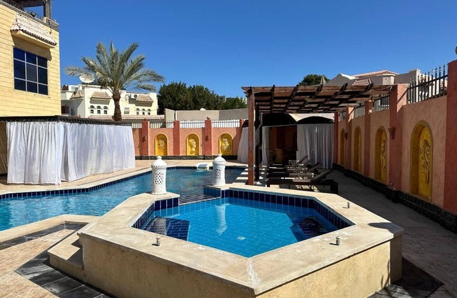 4-bedroom villa with pool in Hurghada with AC, WiFi. For your relaxing stay