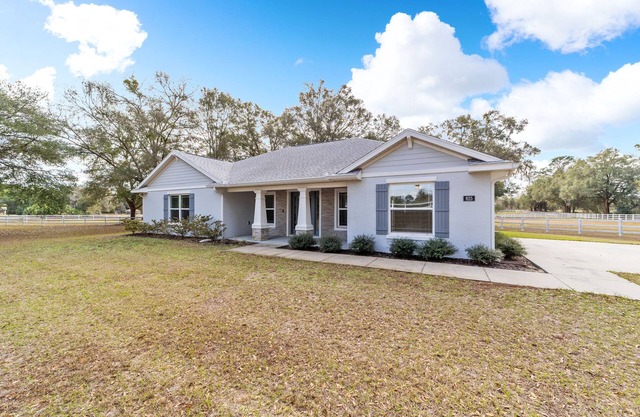 4 Bedroom w/8-stall barn & 4 paddocks - Adjacent to WEC! - Sherman Oaks 625