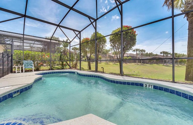 4 bedrooms pool home close to Disney Calabay