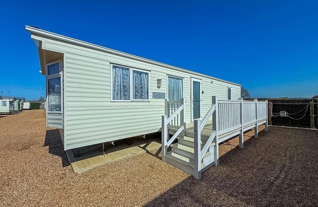 4 berth nearby Hunstanton beach in Norfolk ref 13018L