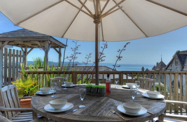 Coram Court Lyme Regis 