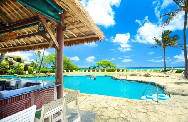 4 Home-like accommodation w/Garden View! Outdoor Pool, Near Lydgate State Beach
