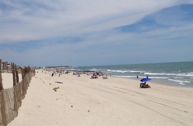 4 Houses To The Beach, Quiet Area, 1st Floor Unit