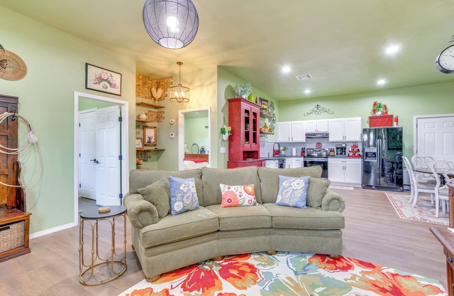 4 Mi to Lazy E Arena: Horse Lover's Haven w/Grill