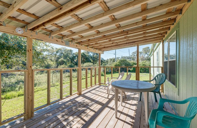 4 Mi to State Park: Peaceful Rockport Home w/Yard