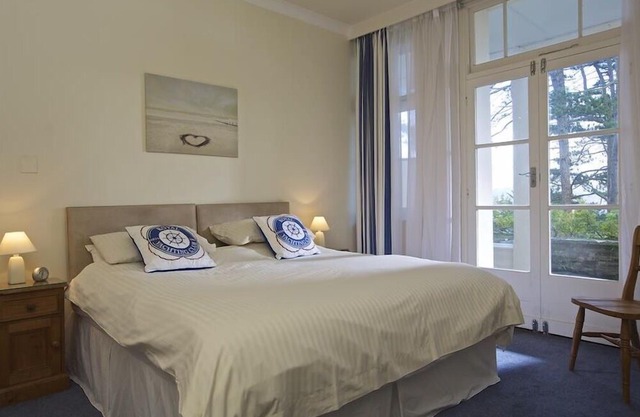4 Ringrone, SALCOMBE