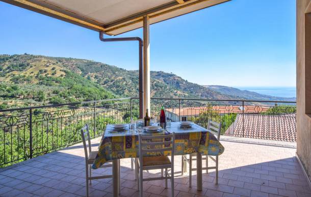 4 room accommodation in Montepaone