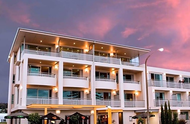 4-Star Hotel ∙ The Crown Hotel