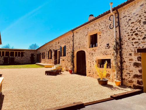 4-Star Tourism Rated Holiday Home with Air Con & Private Heated Pool - 40 Mins from Bergerac
