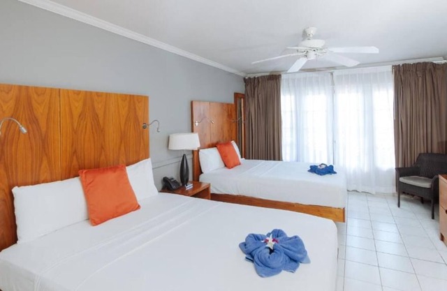 4 Units w/ Partial Ocean Views & Balcony! Near Treetop Adventure Park! Parking!