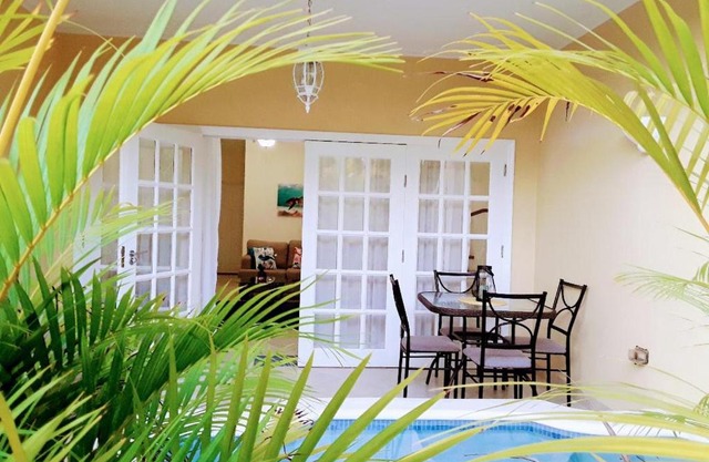 #4 Westland Villa with pool across from West Coast beach