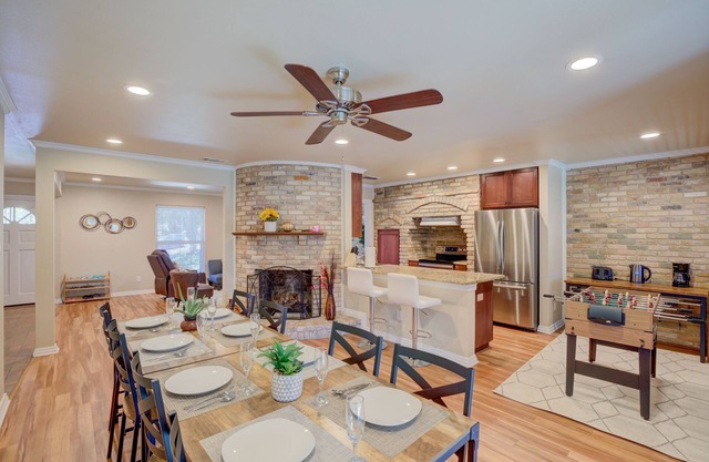 40% Monthly Discount Beautiful 4 BRs, Central, Covered Patio, Cozy Desi