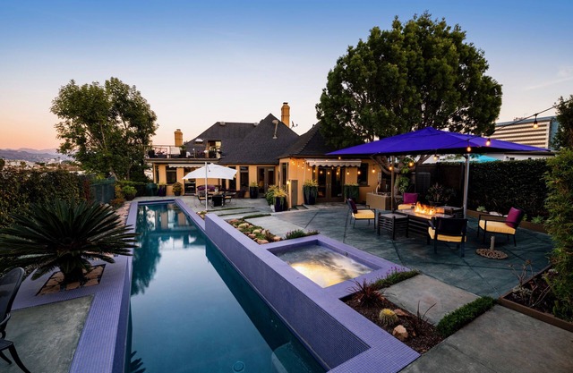 40 Steps to Paradise. Beverly Hills villa. Walk to Rodeo Drive
