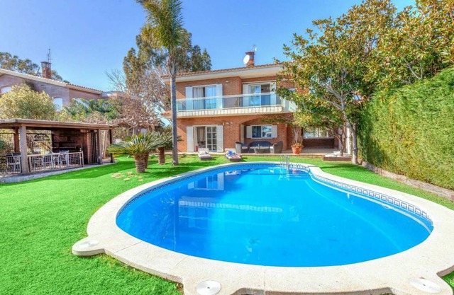 400 m² Villa ∙ 4 bedrooms ∙ 8 guests