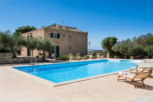 400 m² Villa ∙ 5 bedrooms ∙ 8 guests