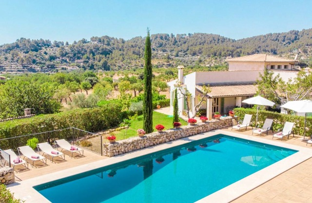 400 m² Villa ∙ 6 bedrooms ∙ 12 guests
