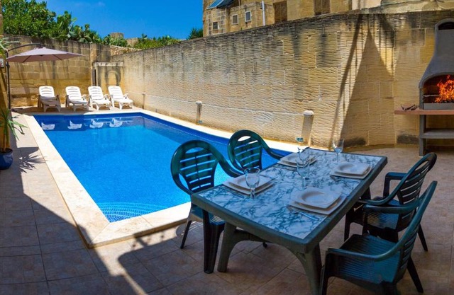 400 year old converted farmhouse with private pool
