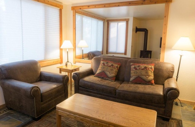 4025 Ski Trails