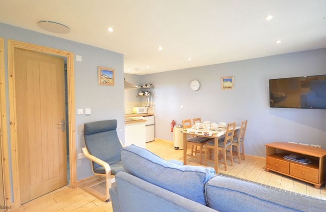 41 Tudor Court, Tolroy Manor