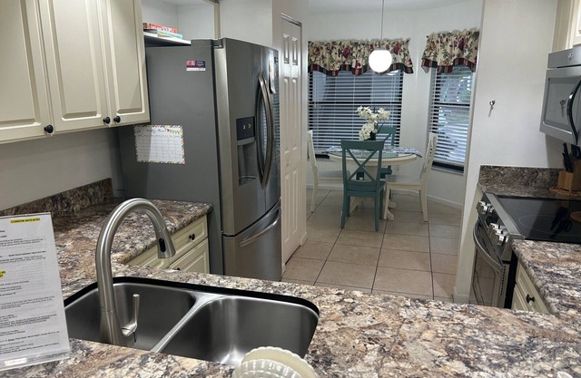 4103 Beautiful 2-bed, 2-bath Bradenton condo close to Beaches and IMG