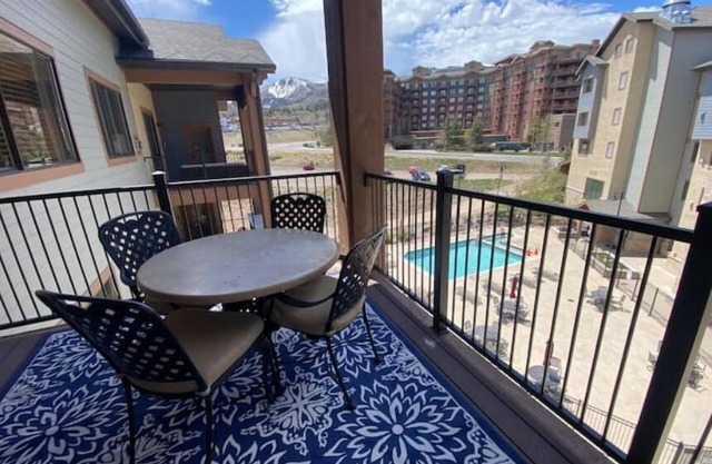 424B Skier's dream King hotel room w/private deck pool hot tub gym @ base of Mtn
