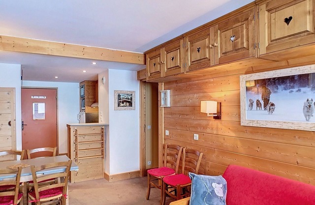 42m², 4/5 pers, 2 balconies, ski-in, ski-out, shops, parking