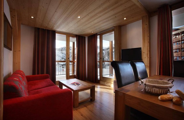 Foot Of The Slopes Swimming Ski Locker 