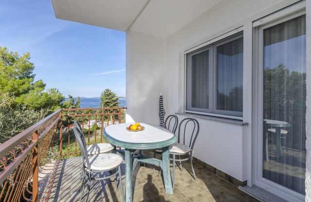 Apartments Karmela 