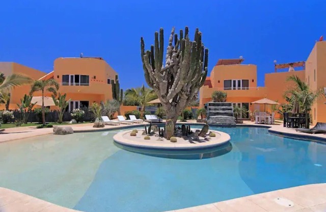 4AP Luxury 1 Bedroom 2 Bath Condo Pool Cerritosn