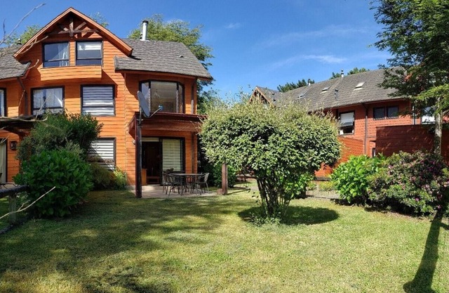 4BR/3BA Spacious House in Condominium - Pucón