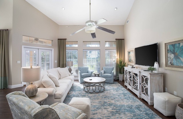 4BR Beach Villa w/6-Seater GOLF CART! Near Beach, Pool, Tram, Screened Porch