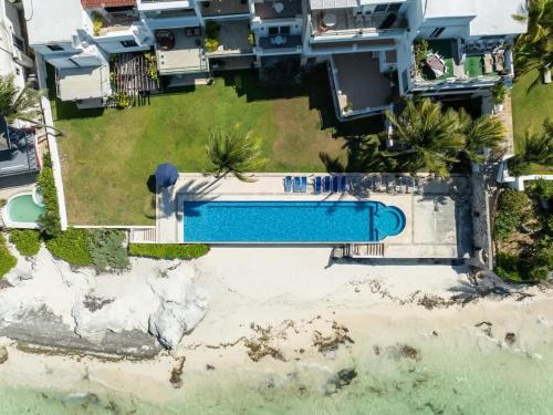 4BR Beachfront Beautiful House w/Pool