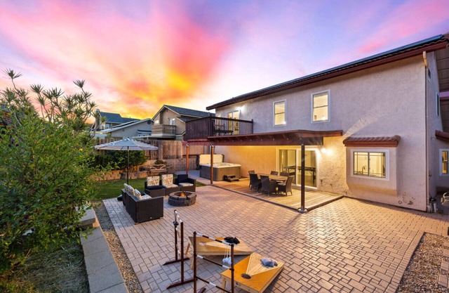 4BR Oasis with Spa in Bay Terraces