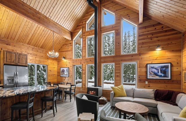 4BR Retreat: 5-min to Ski, Snowboard, Snow Tubing