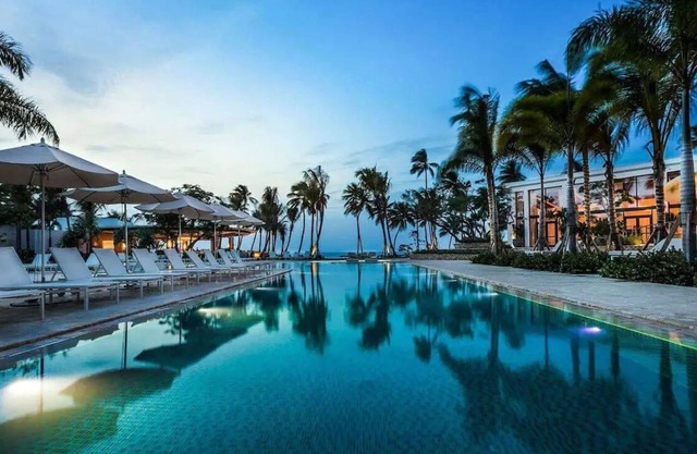4BR Spectacular Waterfall Villa @ Dorado Beach East