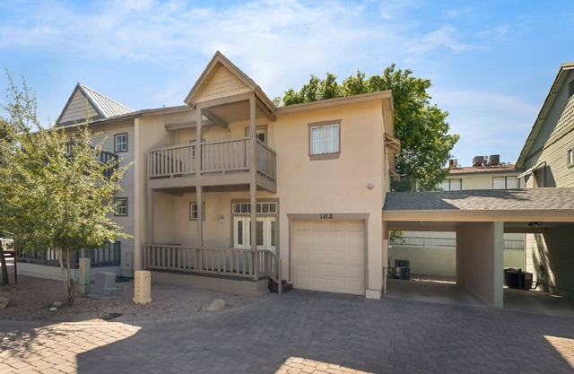 4BR Tempe Retreat. Walk to ASU & Mill Ave. Family Friendly